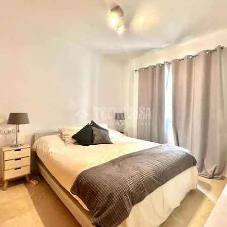 Helios 8 Apartment *